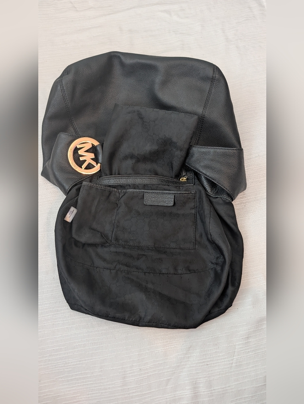 Michael Kors  Shoulder Hobo with Gold MK Charm .Came With MK Dust Bag . - Picture 4 of 14